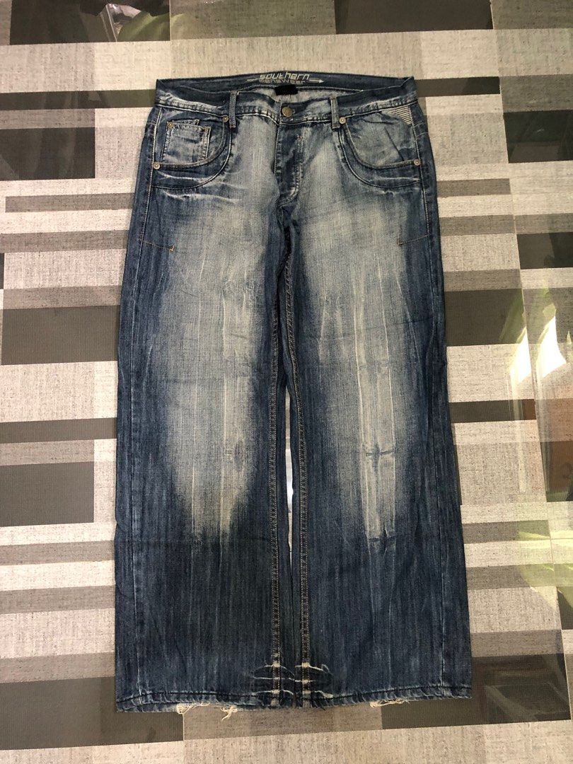 Southern Honeywear Jeans (Category: Jeans) located in Manila. Submitted by slickiest_source (Listing ID 1395776440, Image 1). Description: Southern Honeywear denim BAGGY PM FOR MORE INFO AND PRICES JNT SHIP ONLY📦 MOP GCASH📱 +SHIP 📦 LOC PAETE LAGUNA📍.