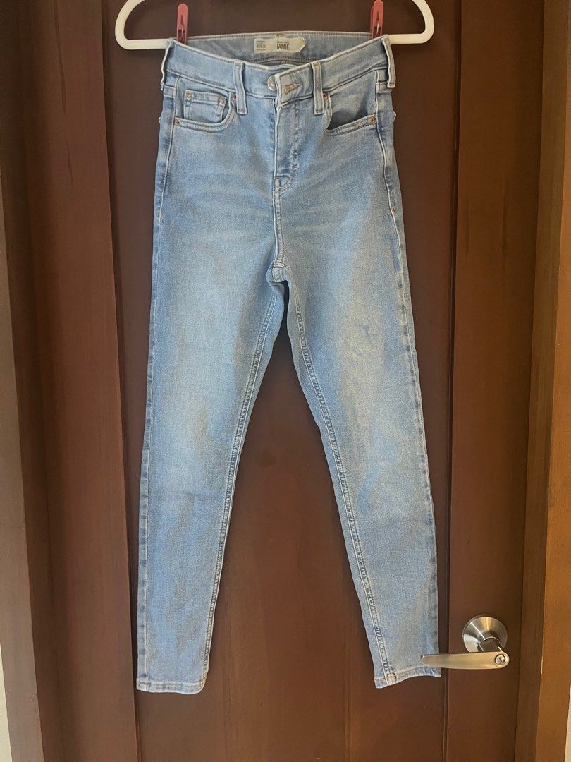 topshop jamie (Category: Jeans) located in Quezon City. Submitted by donanuts (Listing ID 1395788552, Image 1). Description: lp: 200 W26L30.