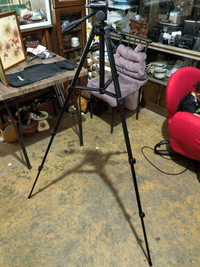 Tripod Brand: Velbon EX-440 (Category: Tripods & Monopods) located in Cebu City. Submitted by dudes_villanueva (Listing ID 1395921750, Image 1). Description: Tripod Brand: Velbon EX-440 📌Lightweight aluminum tripod designed for cameras. 📌Features: It includes a 3-way pan and tilt head with separate friction control, a geared center column for height adjustment, and leg locks for smooth extension. 📌Capacity: It has a load capacity of up to 2.2 