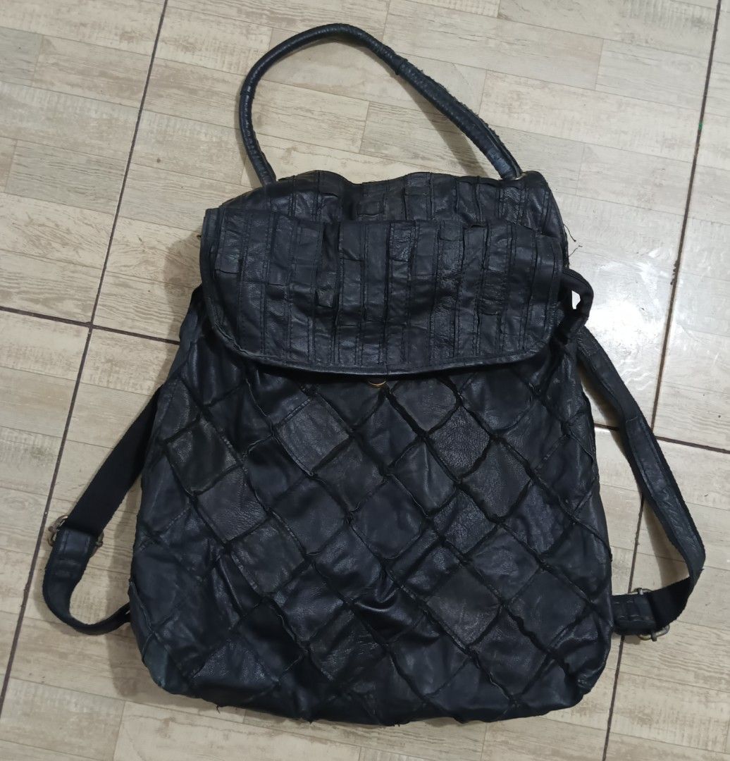 Vintage 80's Cowhide Shoulder leather Backpack (Category: Luxury Bags & Wallets) located in Cotabato. Submitted by silvervintage77 (Listing ID 1395876674, Image 2). Description: Vintage 80's Cowhide Shoulder leather Backpack excellent.