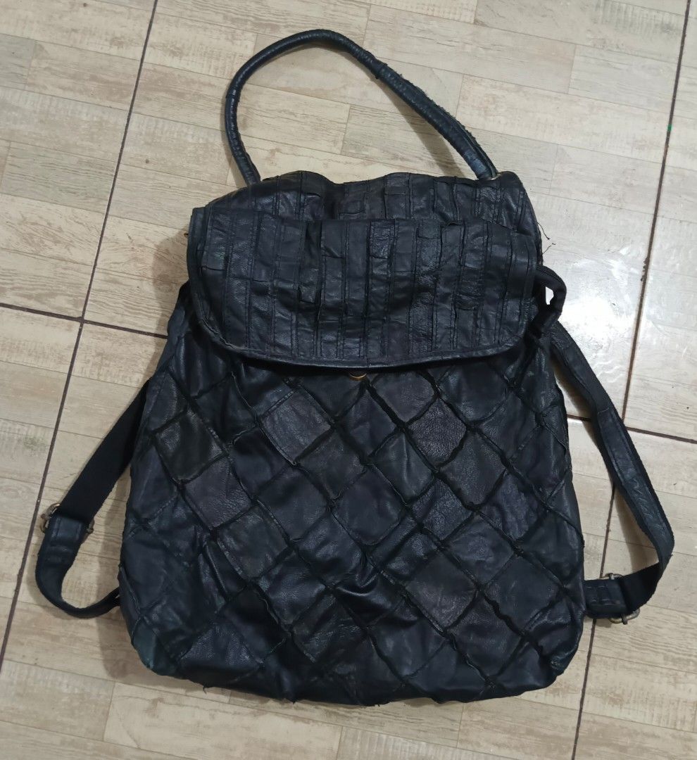 Vintage 80's Cowhide Shoulder leather Backpack (Category: Luxury Bags & Wallets) located in Cotabato. Submitted by silvervintage77 (Listing ID 1395876674, Image 1). Description: Vintage 80's Cowhide Shoulder leather Backpack excellent.