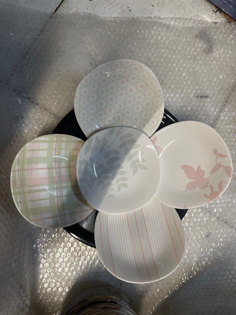 5 pcs 6” ELLE by Yamaka cake plate (Category: Dinnerware & Cutlery) located in Antipolo. Submitted by queens.collections (Listing ID 1397508119, Image 2). Description: Skukl3-20xx.