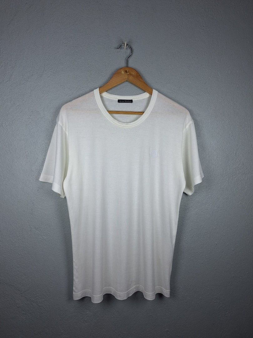 Acne studios Nash face shirt (Category: Luxury Apparel) located in Sibulan. Submitted by studioxano (Listing ID 1397413066, Image 1). Description: Acne studios Nash face shirt -P1,000 + Sf Size M Length 28 / Width 20 excellent condi no issue Loc: Dumaguete city.