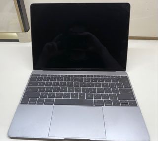 Apple laptop64184019672451110