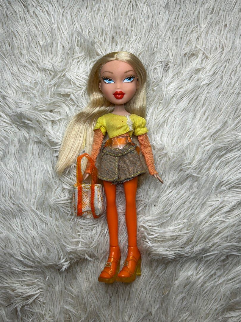 Bratz ICANDY cloe (Category: Kids Toys) located in Manila. Submitted by jonelpandi08 (Listing ID 1397438182, Image 1). Description: Bratz ICANDY cloe good condition.