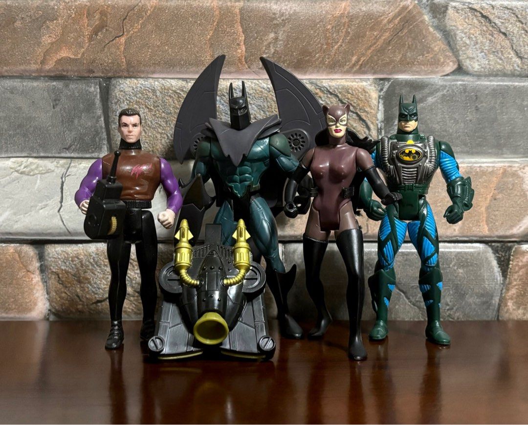 Bruce Wayne Set (Category: Figurines & Statues) located in Muntinlupa City. Submitted by toychestmnl (Listing ID 1397578214, Image 1). Description: #brucewayne #futurebatman #catwoman #mantaraybatman #dc.