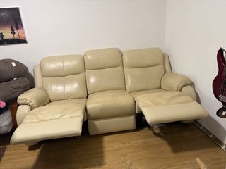 (Category: ) located in . Submitted by declutter2buymore (Listing ID 1397436215, Image 1). Description: .