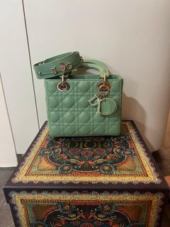(Category: ) located in . Submitted by renecollection (Listing ID 1397534759, Image 1). Description: .