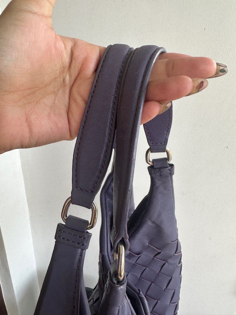 Geiger purple banig bag (Category: Luxury Bags & Wallets) located in Bombon. Submitted by cookiespreloveed (Listing ID 1397436283, Image 3). Description: Genuine leather Seldom used Large size.