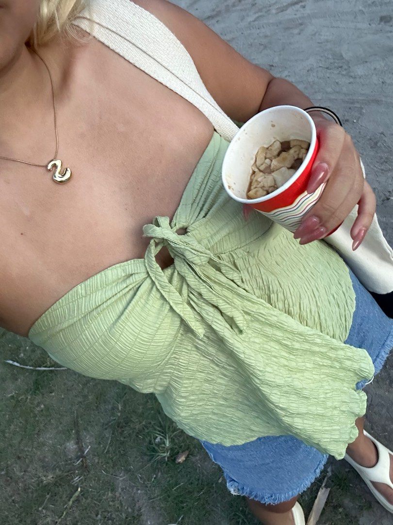Green Textured Flowy Tube Top (Category: Sleeveless) located in Manila. Submitted by sabbys.bns (Listing ID 1397524332, Image 2). Description: green textured halter top - price: 150 - loc: quezon city, mm.