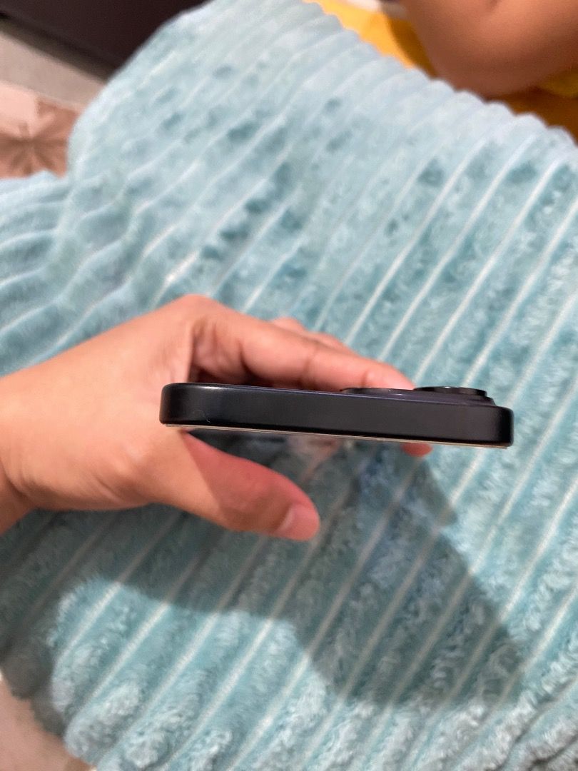 iPhone 15 128gb (Smartlocked) (Category: iPhone 15 Series) located in Manila. Submitted by cloudniche (Listing ID 1397438822, Image 3). Description: Inclusion: Box Warranty until October 30, 2025 Original USB-C Cable 89% Battery Health Makinis. No dents. No issues. Negotiable. Pm lang..