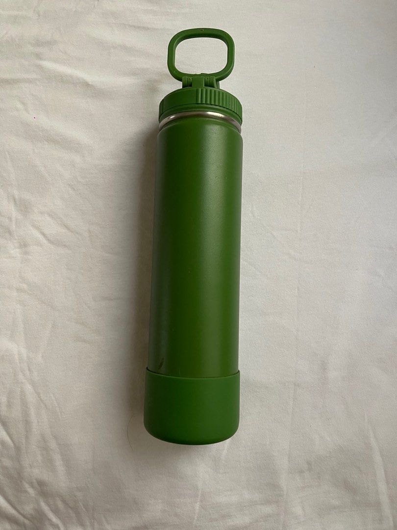 Kool insulated tumbler 25oz (Category: Water Bottles & Tumblers) located in Cebu City. Submitted by lanssivan (Listing ID 1397438161, Image 2). Description: Rfs got a lot of tumblers already No scratches no dents 25oz Comes with boot Insulated.