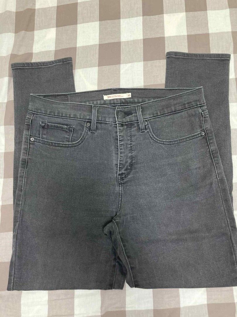 Levi's 711 Skinny Jeans - Gray (Category: Jeans) located in Taguig. Submitted by koleksyon (Listing ID 1397455178, Image 2). Description: - Levi's 311 Skinny Jeans - Filiforme Moulant - Color: gray black - Size: W 32-34 L 38 - Style: Shaping Skinny fit - Highwaist .