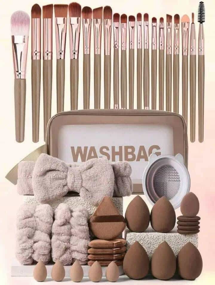 Makeup Brush Set with Wash Bag (Category: Makeup) located in Manila. Submitted by katrinasfa27852 (Listing ID 1397584005, Image 3). Description: - Complete makeup brush set - Includes fan, eyebrow, and blending brushes - Comes with wash bag, headband, sponges, and cleaning tool - Available in multiple colors - Ideal for foundation, eyeshadow, and more - Suitable for beginners and pros.