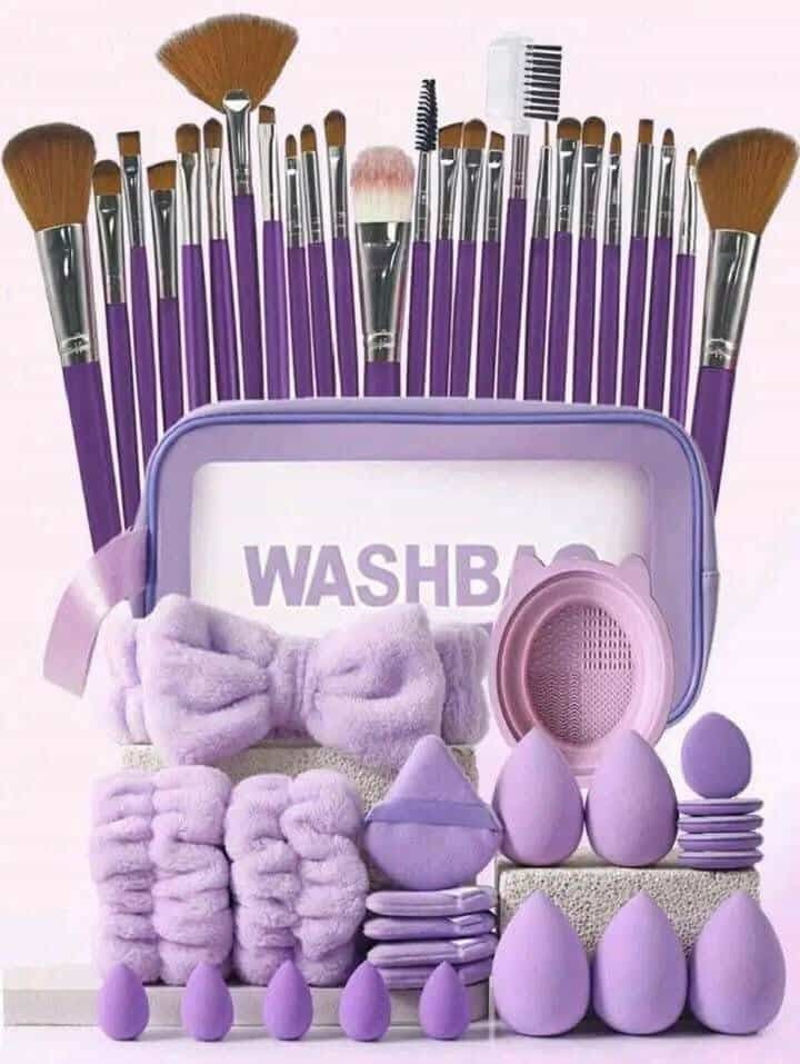 Makeup Brush Set with Wash Bag (Category: Makeup) located in Manila. Submitted by katrinasfa27852 (Listing ID 1397584005, Image 2). Description: - Complete makeup brush set - Includes fan, eyebrow, and blending brushes - Comes with wash bag, headband, sponges, and cleaning tool - Available in multiple colors - Ideal for foundation, eyeshadow, and more - Suitable for beginners and pros.