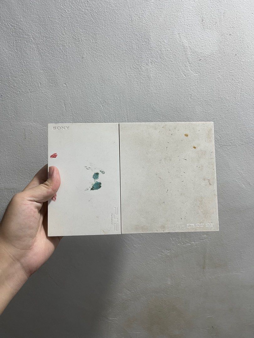 PlayStation 2 White (SCPH-90000) (Category: PlayStation) located in Manila. Submitted by apple_siri (Listing ID 1397574608, Image 2). Description: Untested wala akong power adaptor or plug untested unit madumi lang maalikabok.