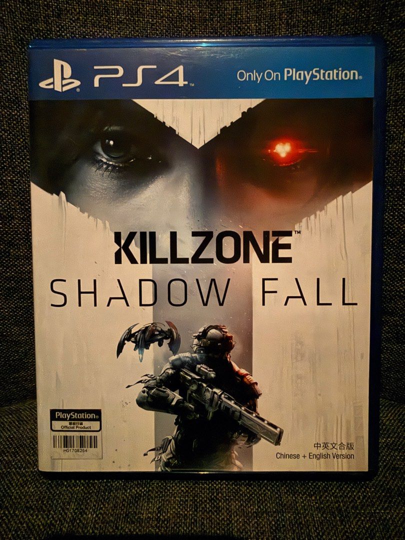 PS4 Killzone Shadow Fall （分類：PlayStation）位於 Hong Kong。 由 throttle44 提交（商品編號 1397428332，圖片 1）。簡介： PS4 遊戲 Killzone Shadow Fall 中文版。遊戲封面印有 Killzone Shadow Fall 字樣，以及 PlayStation 標誌。背面有遊戲畫面截圖和遊戲簡介，包含多人模式等資訊。遊戲盒上有中文和英文版本標示。適合PS4玩家收藏。。