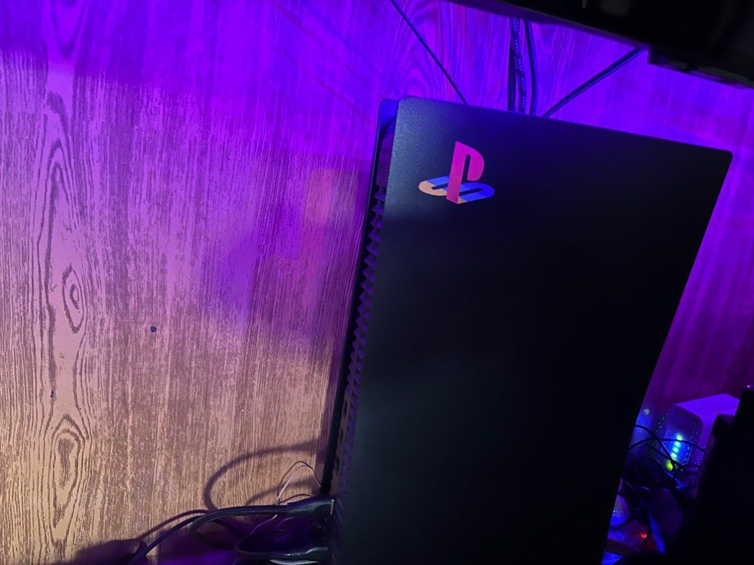 PS5 Cover plus PS Sticker:Dobe,black (Category: Cases & Covers) located in Manila. Submitted by yjz5zi4u7711823 (Listing ID 1397542110, Image 2). Description: 450 php,dobe ps5 phat cover sticker included Los banos,Laguna area.