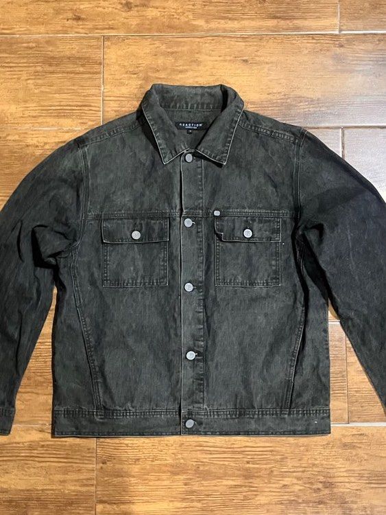 Reaction Kenneth Cole Denim Acid Wash Jacket (Category: Coats, Jackets and Outerwear) located in San Juan City. Submitted by lzip888 (Listing ID 1397530464, Image 1). Description: - Reaction Kenneth Cole denim jacket - Medium size - Dark wash - Classic design - Button closures - Multiple pockets - Reaction logo buttons - Perfect for layering.