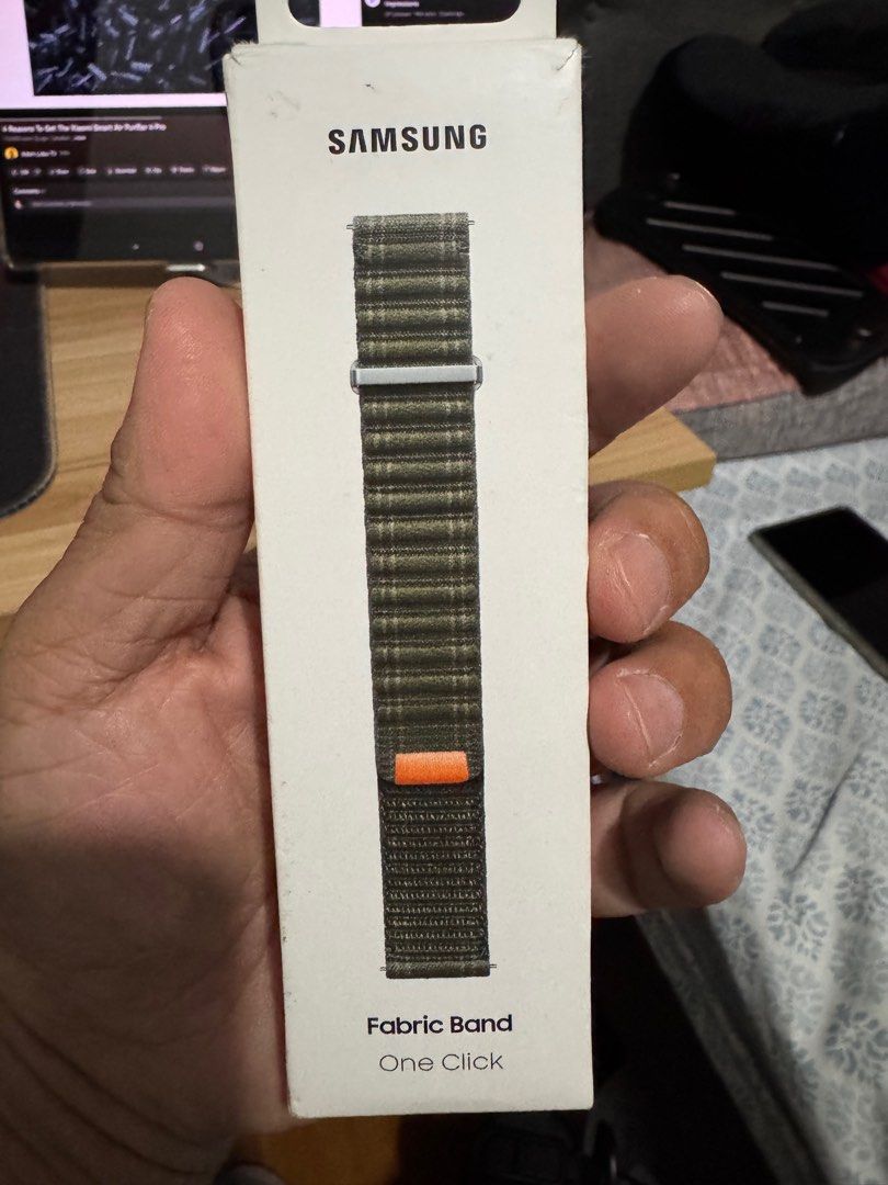 Samsung Fabric Band (Category: Wearables & Smart Watches) located in Angeles City. Submitted by celestialbody (Listing ID 1397575717, Image 3). Description: - Genuine Samsung fabric band - Green and brown plaid design - Easy one-click attachment - Brand new in original packaging.
