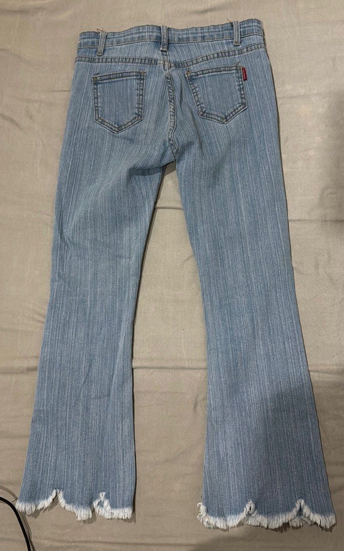 Semi-Flared Raw Hem Denim Jeans/Pants (Category: Jeans) located in Quezon City. Submitted by laraveee (Listing ID 1397579741, Image 2). Description: Fits 26” to 28” MOP: GCash or Bank Transfer (BPI) MOD: Grab or Lalamove c/o Buyer.