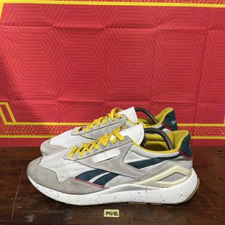 100+ Sepatu reebok classic Dijual Sneakers Carousell Indonesia