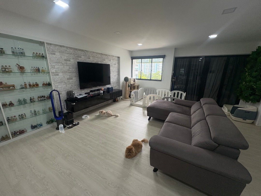 (Category: ) located in . Submitted by alanspacefleet (Listing ID 1397493859, Image 1). Description: .