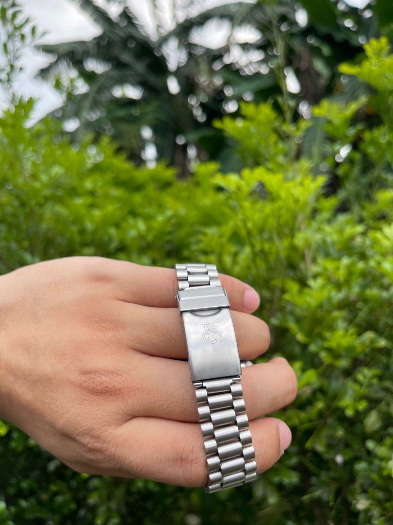 Tag heuer 2000 professional (Category: Luxury Watches) located in Marikina City. Submitted by papichulongs_closet (Listing ID 1397546956, Image 2). Description: Authentic Tag heuer rare 2000 series 38mm Quartz movement Year 1980’s Ref 972.006 With aftermarket box 30k only.