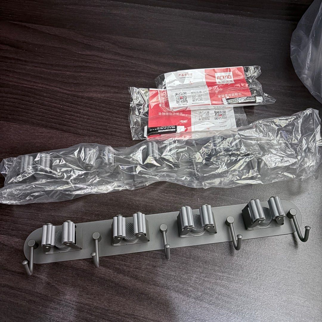 Wall Hook (Category: Bathroom & Kitchen Fixtures) located in Singapore. Submitted by itzbellex (Listing ID 1397472645, Image 1). Description: .