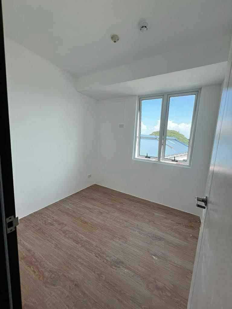 Brand new 2BR Condominium paranaque (Category: Apartments & Condos) located in Lucena. Submitted by declutterbyedi (Listing ID 1397705609, Image 3). Description: 2BR condo with balcony (47.25 sq mtrs) - Brand new ✨ For Sale: Condo in Parañaque – Huge Price Drop! ✨ 📍 Location: Parañaque 🏠 2-Bedroom Unit with Balcony 💰 Cash Price: ₱4,000,000 (originally ₱6.8M) 💳 Bank Financing: ₱6,800,000 less 10% discount (₱6,120,000 net) ➡ Seller will shoulde
