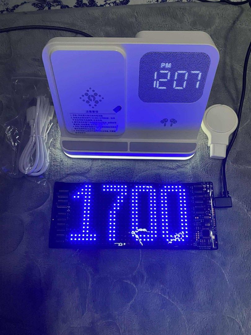 6 in 1 Wireless Charging Dock with Clock and Night Light (Category: Chargers & Cables) located in Marikina City. Submitted by jake.galang.evangelista (Listing ID 1397590371, Image 3). Description: 6 in 1 Wireless Charging Dock with Clock and Night Light Brand New with Box Fast wireless charging works on android and apple phones Wireless charger for airpods and other magsafe earphones Smartwatch charger attachment Physical USB Type-C slot at the b