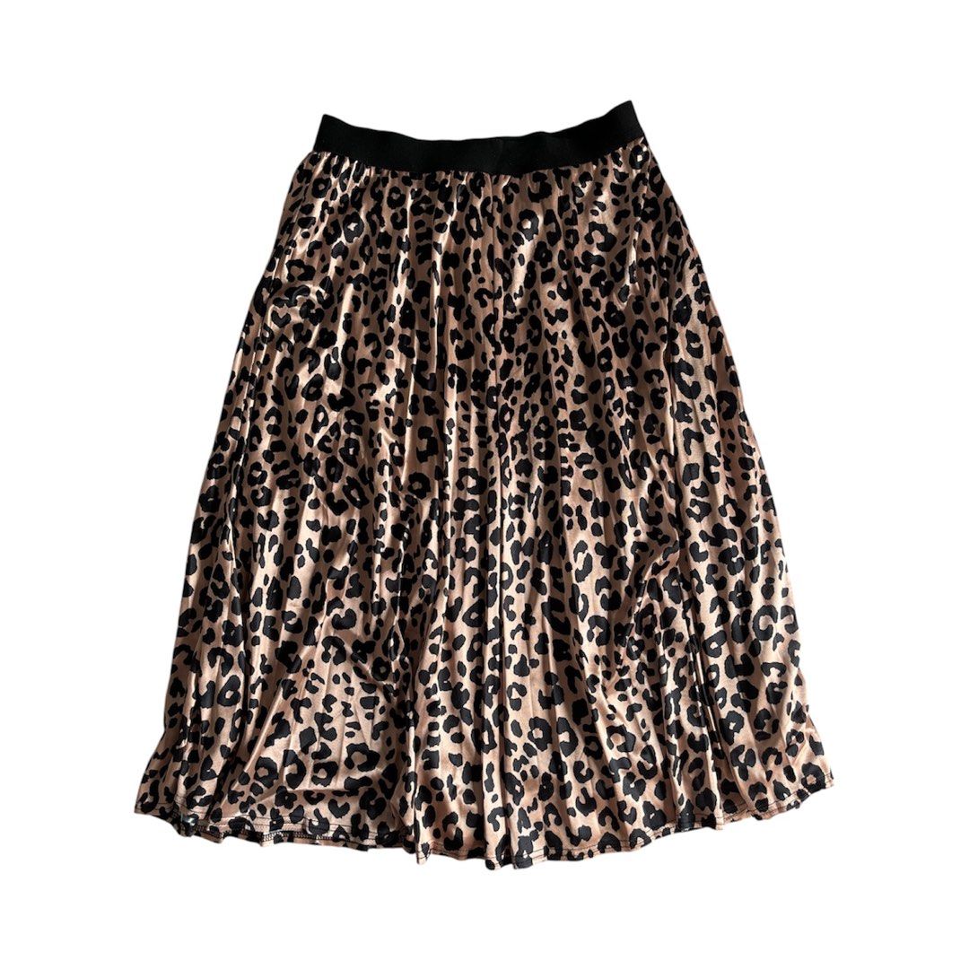 Animal Print Maxi Skirt (Category: Skirts) located in Las Pinas. Submitted by _svrx (Listing ID 1397592826, Image 1). Description: garterized waist fits med to large.