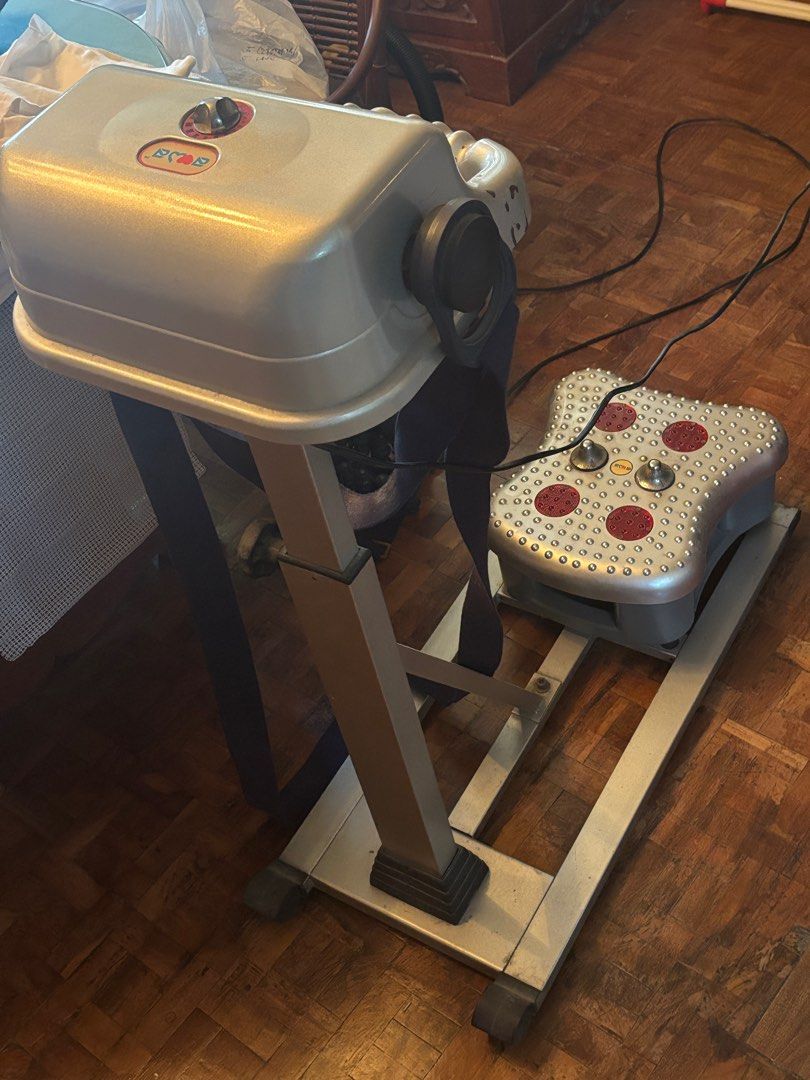 AOWA vibration massage machine (Category: Massage Devices) located in San Fernando. Submitted by trigo91 (Listing ID 1397628085, Image 1). Description: AOWA vibration massage machine. Seldom used (even less than 10x). No issues. Can send videos as proof. Item is in San Fernando Pampanga. Buyer to arrange shipping. .