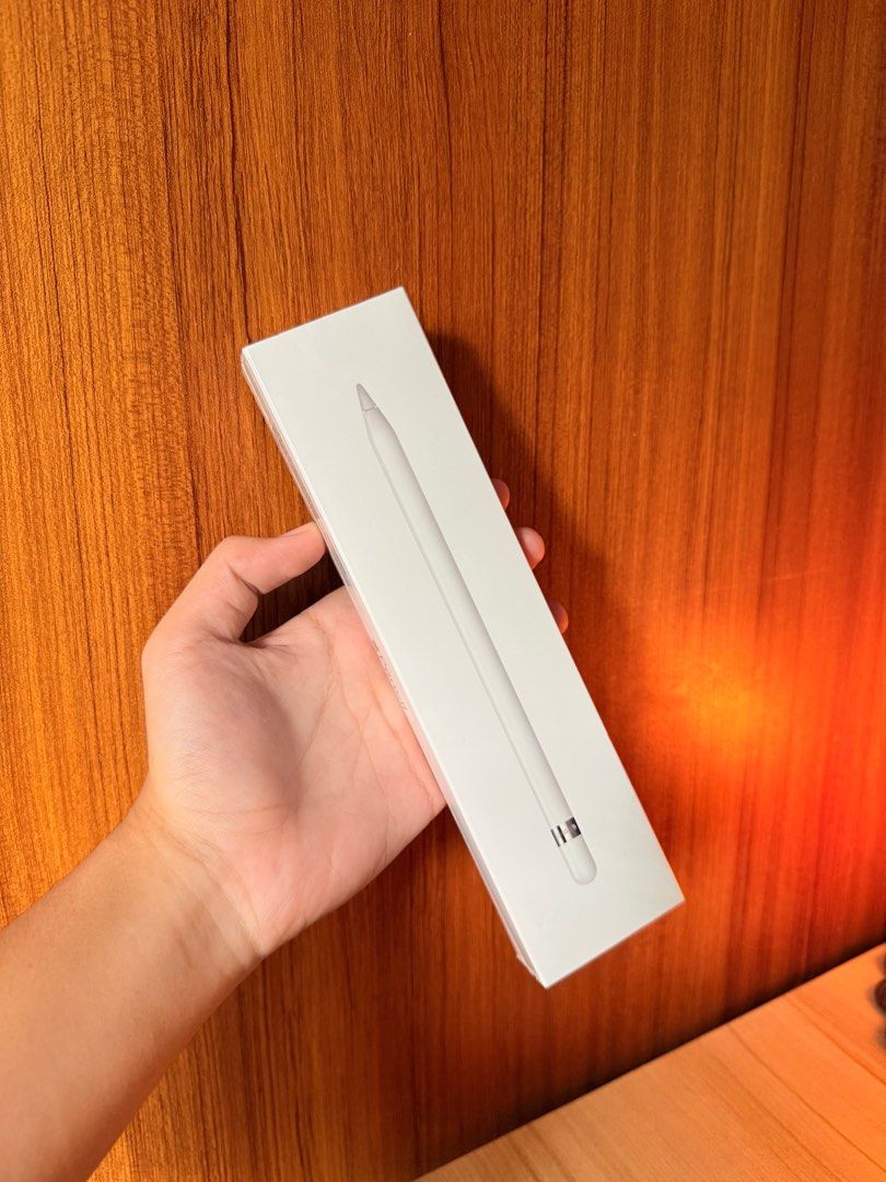 Apple Pencil (1st Generation) Brand New Sealed (Category: Other Mobile & Gadget Accessories) located in Dasmarinas. Submitted by smsebtian (Listing ID 1397619679, Image 1). Description: Selling my Original Apple Pencil for P3,500 Brand new sealed (Package from HK) Complete no issue Compatible for iPad mini 5, iPad (6th, 7th, 8th, 9th, 10th, and A16), iPad Air 3, iPad Pro 12.9 (1st and 2nd gen). Rfs: Extra pen .