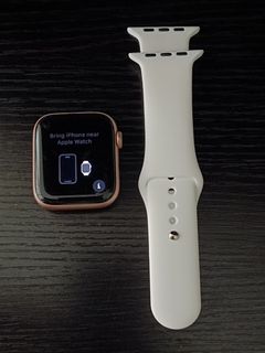 Apple Watch SE 44mm gold