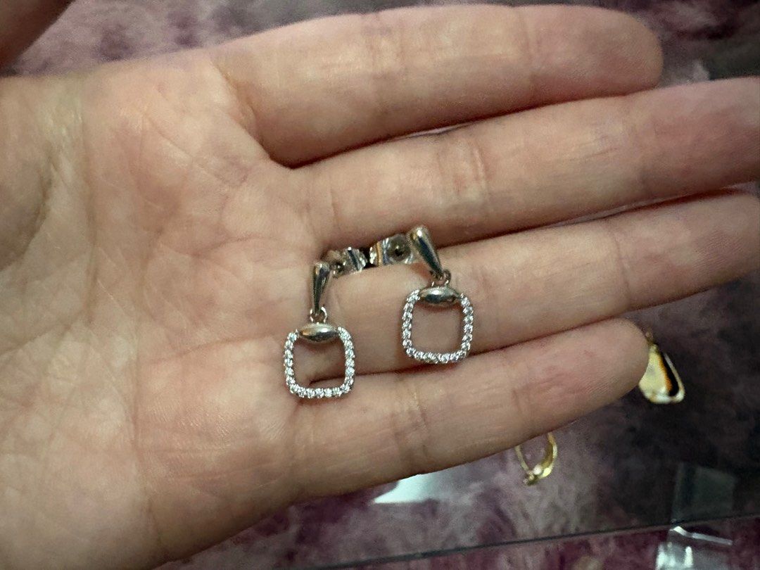 Assorted Earrings Bundle (Category: Earrings) located in Cainta. Submitted by nerdja (Listing ID 1397772521, Image 2). Description: -Take all for 500! -80 each -Silver chain freebie -Some are missing locks.