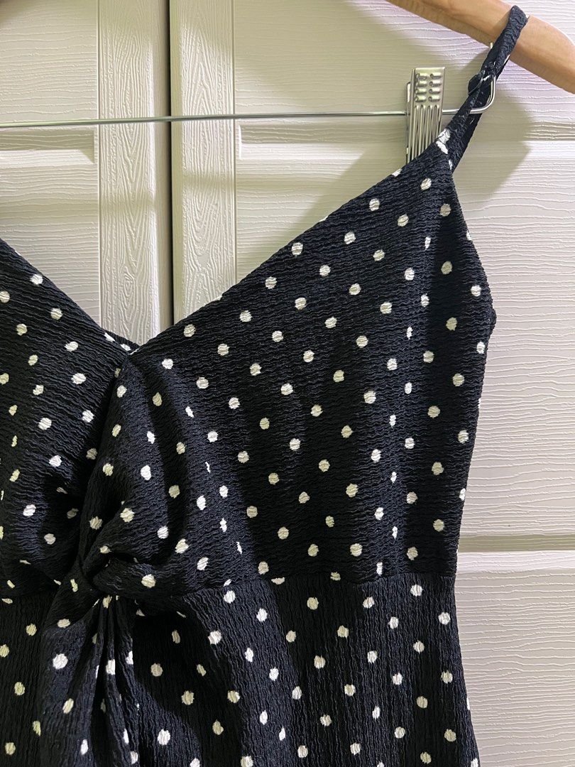 Auth Bershka Polka black dress (Category: Dresses) located in Muntinlupa City. Submitted by eyaaaaaaaah (Listing ID 1397708201, Image 1). Description: No issue Cut tag Super stretchy.
