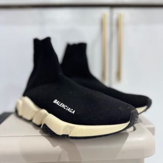 (Category: ) located in . Submitted by rhobok_apparel (Listing ID 1397751960, Image 1). Description: .
