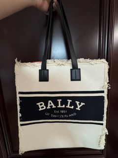 （分類：）位於 。 由 cliss_ 提交（商品編號 1397737875，圖片 1）。簡介： 。
