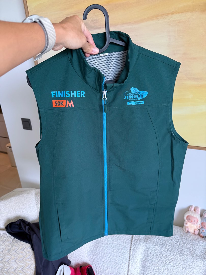 Betong UTMB Finisher Vest, Men's Fashion, Activewear on Carousell