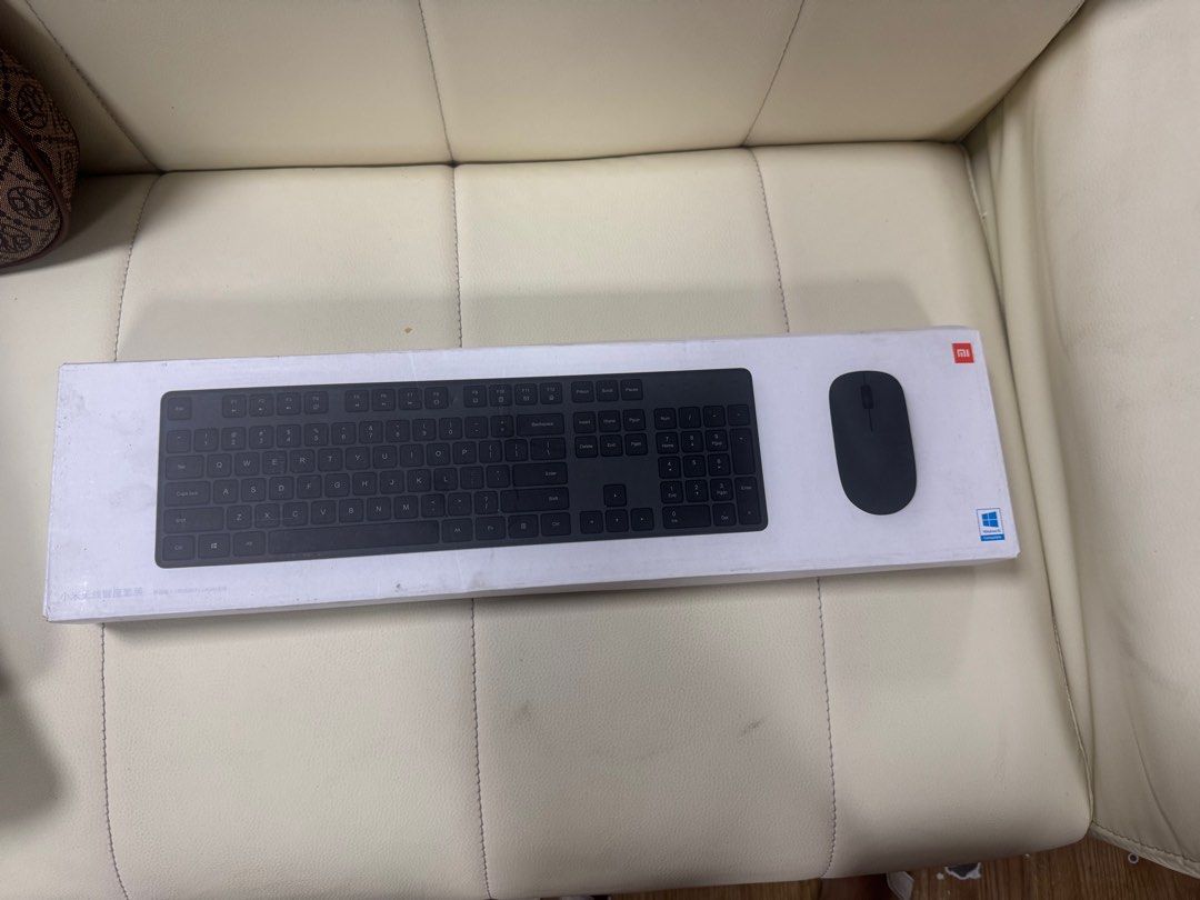 Brandnew Xiaomi Wireless Keyboard and Mouse Set (Category: Computer Keyboard) located in Manila. Submitted by marquezpa52205 (Listing ID 1397742958, Image 1). Description: - Xiaomi wireless keyboard and mouse set - Full-sized keyboard with a sleek design - Ergonomic black mouse - Includes original packaging.