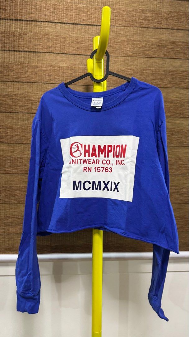CHAMPION Longsleeves (Category: Longsleeves) located in Manila. Submitted by lbdeclutters (Listing ID 1397681207, Image 1). Description: .