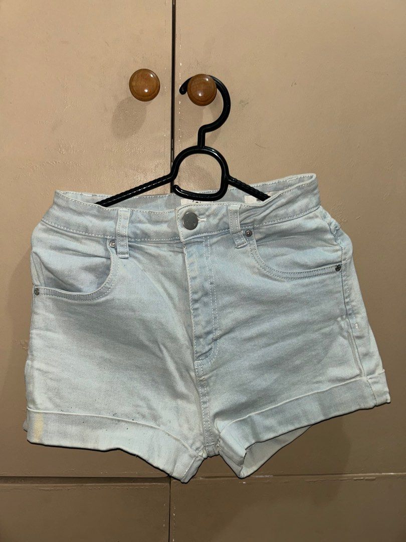 Cotton On Denim Shorts - Size 4 (Category: Shorts) located in Manila. Submitted by fwance (Listing ID 1397618101, Image 1). Description: - Cotton On denim shorts - Light blue color - Size 4, waist 36 - Button and zipper closure - Two front and two back pockets - Cuffed hem - White stitching details.