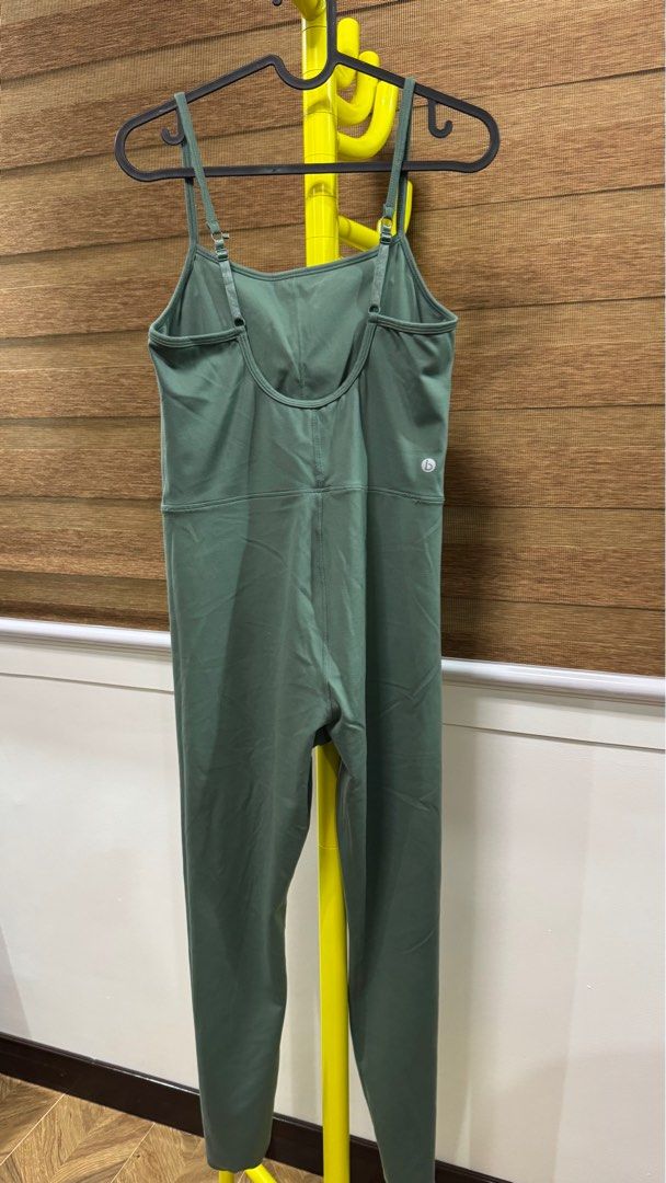 COTTON ON Green Bodysuit (Category: Activewear) located in Manila. Submitted by lbdeclutters (Listing ID 1397676389, Image 2). Description: .