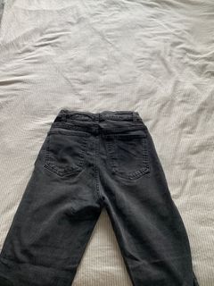 (Category: ) located in . Submitted by 4you.closet (Listing ID 1397671839, Image 1). Description: .