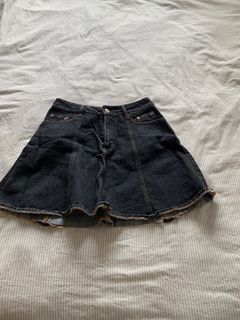 (Category: ) located in . Submitted by 4you.closet (Listing ID 1397672077, Image 1). Description: .
