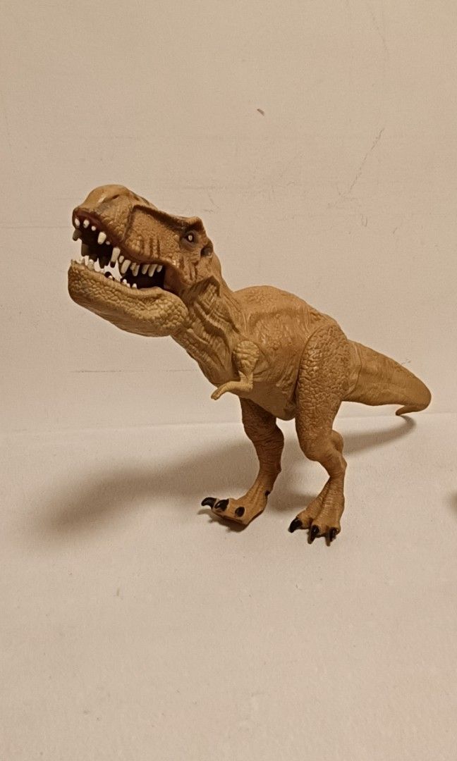 dinosaur action figures (Category: Figurines & Statues) located in Quezon City. Submitted by 2sweetie (Listing ID 1397776708, Image 2). Description: .