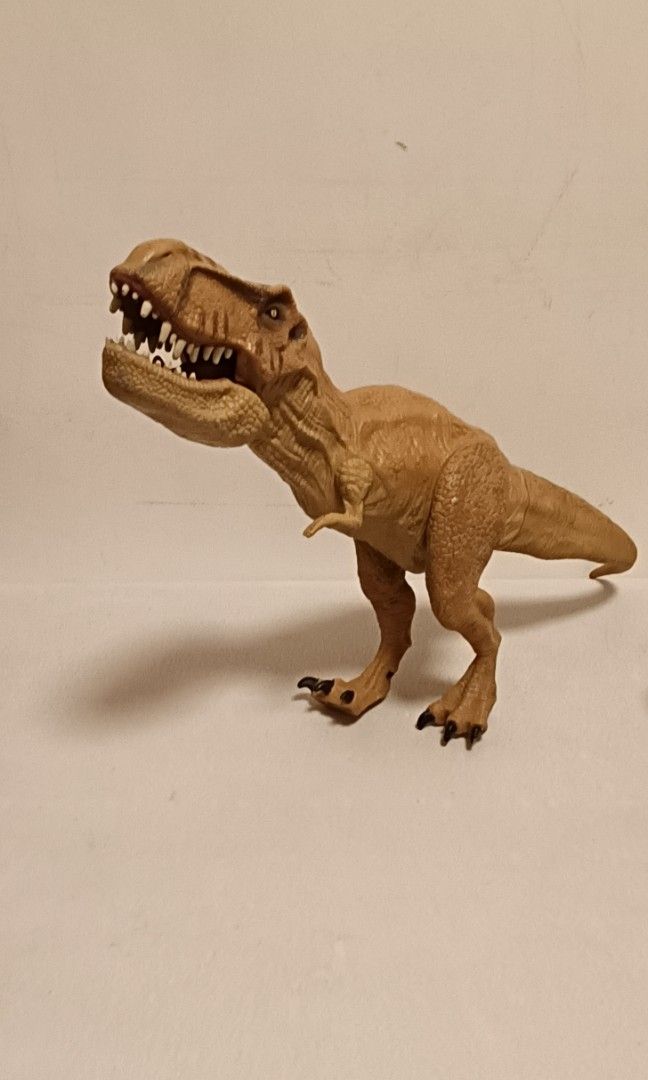 dinosaur action figures (Category: Figurines & Statues) located in Quezon City. Submitted by 2sweetie (Listing ID 1397776708, Image 1). Description: .