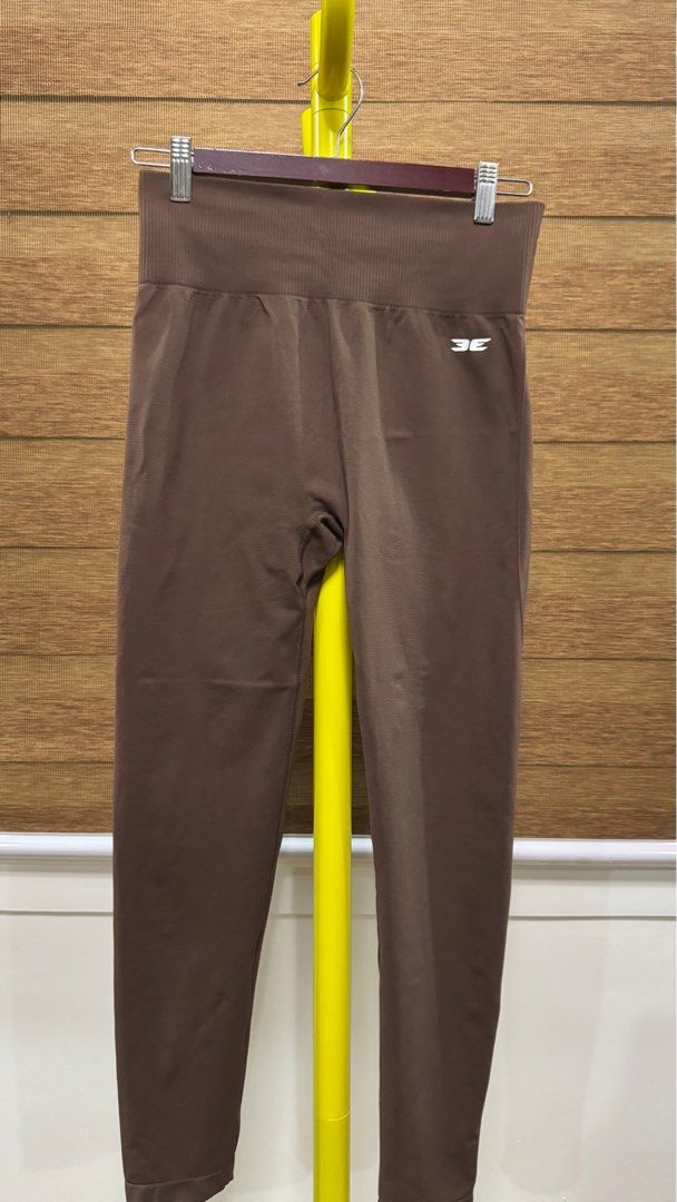 Elite Eleven Brown Leggings (Category: Activewear) located in Manila. Submitted by lbdeclutters (Listing ID 1397678816, Image 1). Description: .