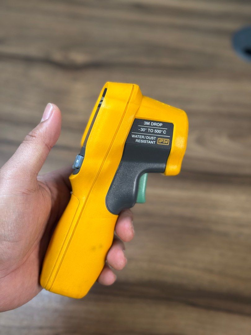Fluke 62 MAX IR Thermometer (Category: Construction Tools & Equipment) located in Talisay. Submitted by kim_rey (Listing ID 1397742621, Image 2). Description: - Fluke 62 MAX IR Thermometer - Temperature range: -30°C to 500°C - Water and dust resistant (IP54 rating) - Laser pointer for accurate targeting - Current display reading: 25.5°C - Features selection and setting buttons.